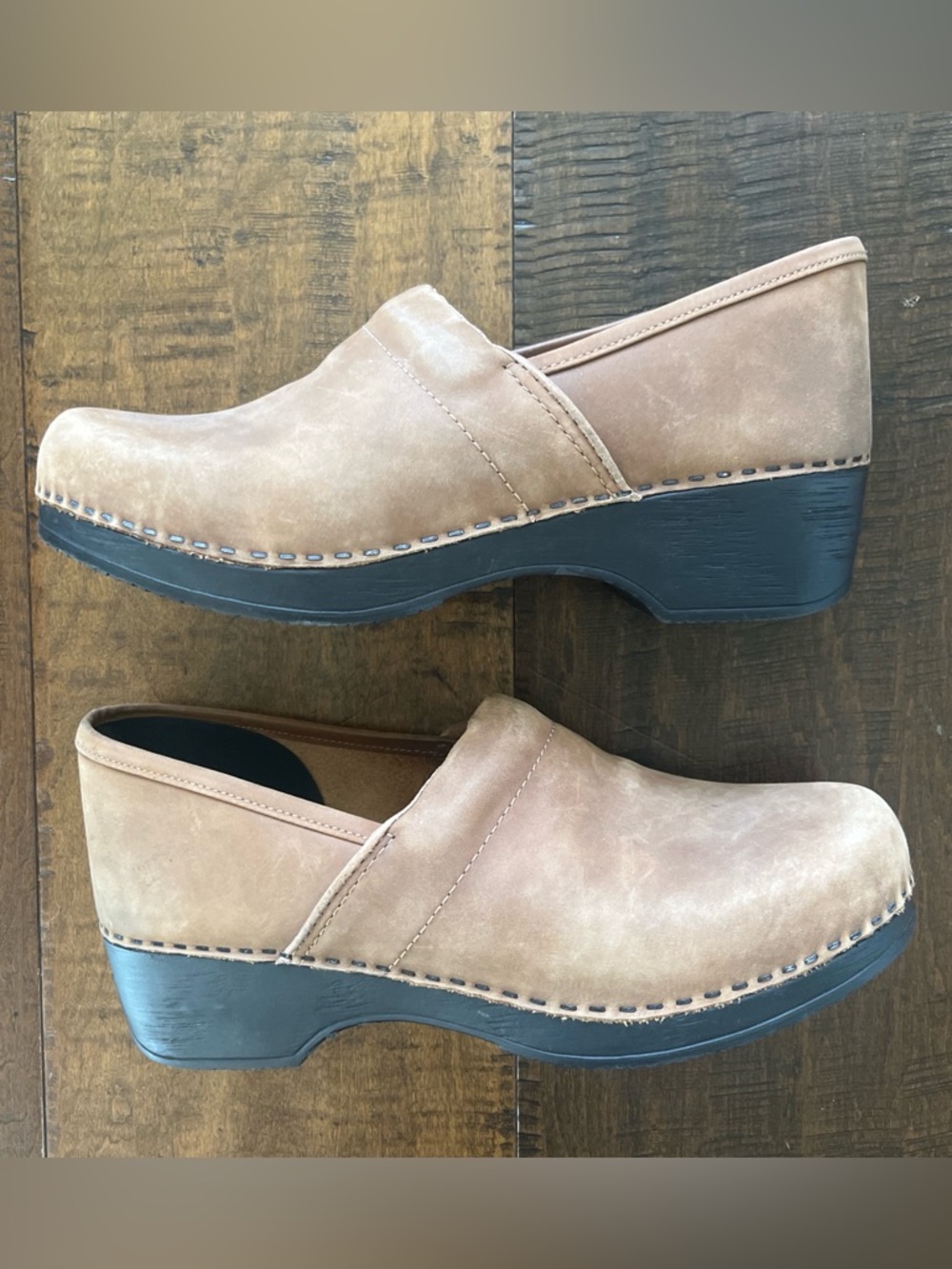 L.L. Bean tan suede leather slip-on classic clogs EU40 US9